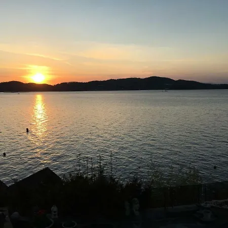 بيت خشبي By The Fjord