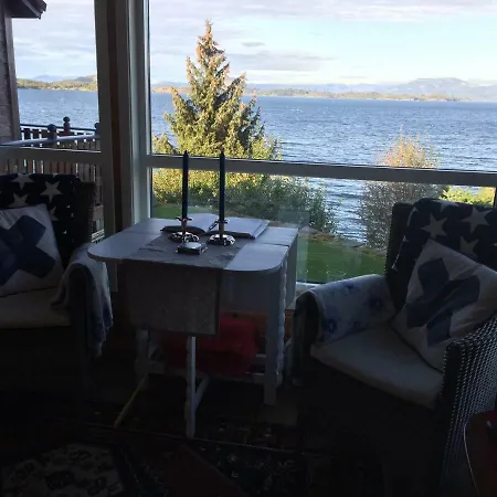 بيت خشبي By The Fjord *